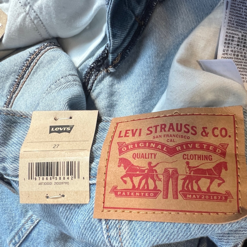 NWT Levi’s FIT AND FLARE SKIRT denim medium light wash 27 - Picture 10 of 10